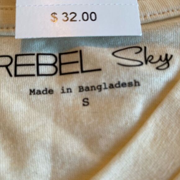 REBEL SKY “Don’t Mess With A Country Girl” V-Neck Tshirt. Small - Picture 4 of 4